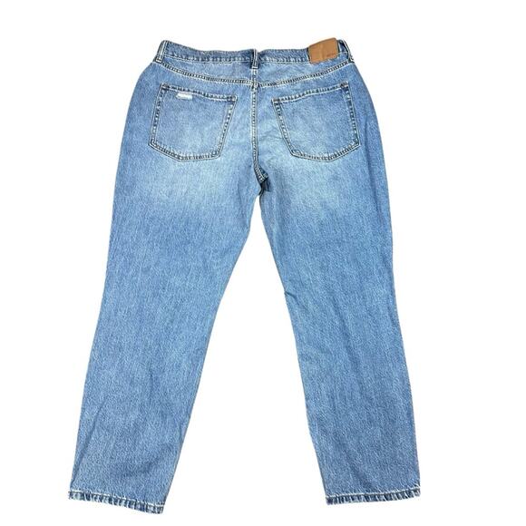 Aeropostale Distressed Mom Jeans High Rise Size 14 NWT - Picture 2 of 6